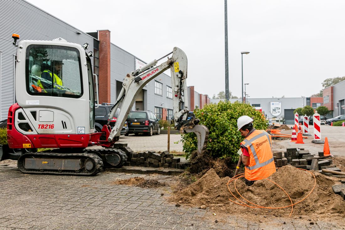 Start aanleg glasvezel op bedrijventerrein Plaspoelpolder