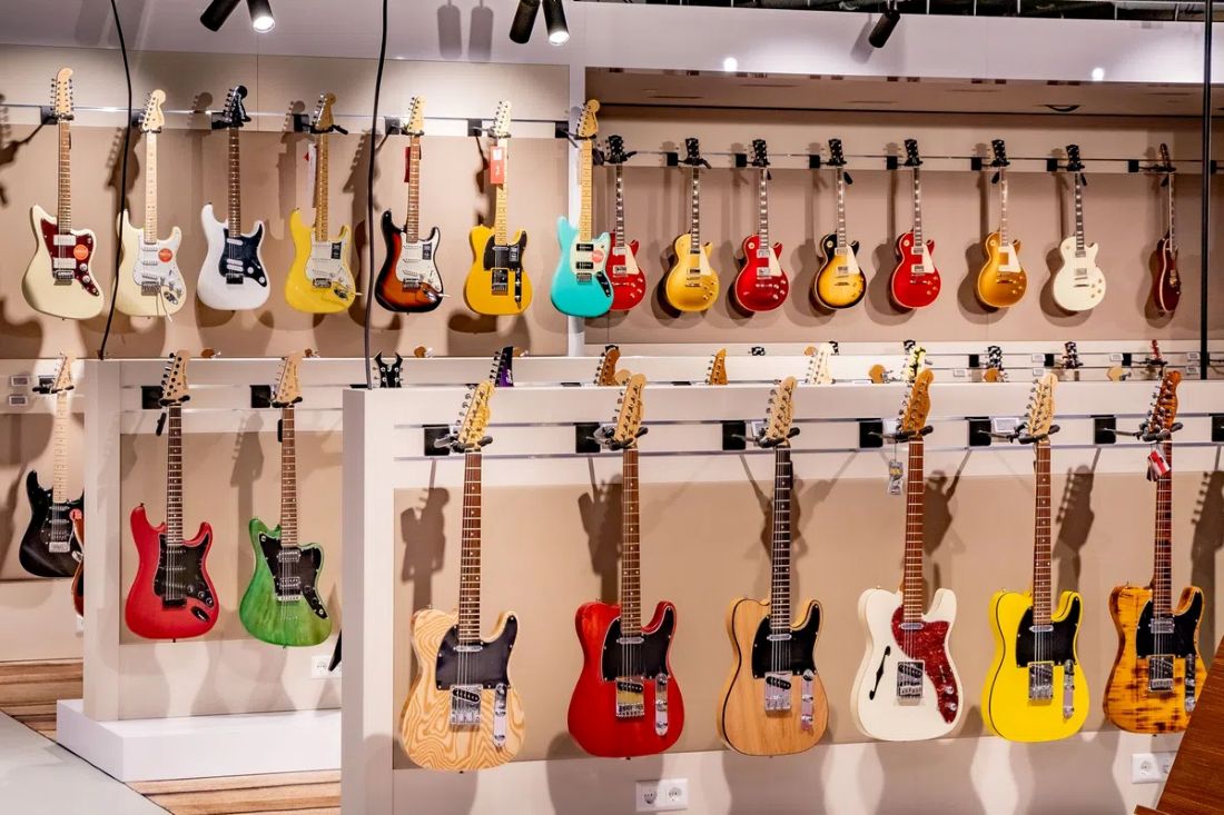 Bax Music heropent winkels en webshop na doorstart