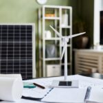 Kantoor met groene energievoorzieningen en duurzame investeringen