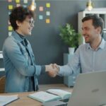 Agencies móeten software gaan verkopen