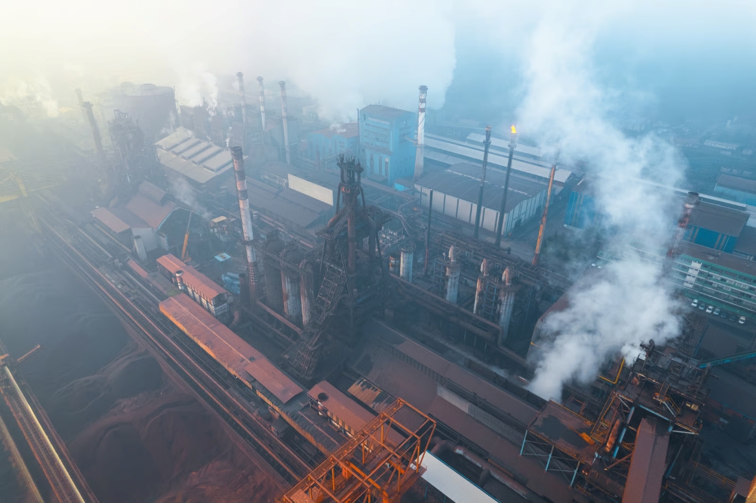 MOB trekt beroepen FrieslandCampina in na ammoniakreductie afspraken die de uitstoot van de zuivelfabriek met 85 procent terugbrengen.