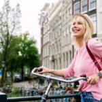 Amsterdam introduceert nieuwe fietsveiligheidscampagne voor senioren
