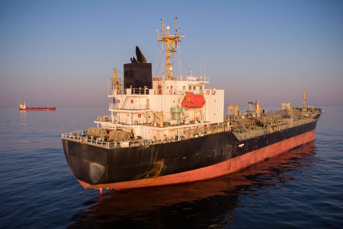 Sluiting Straat van Hormuz brengt Nederlandse economie in gevaar