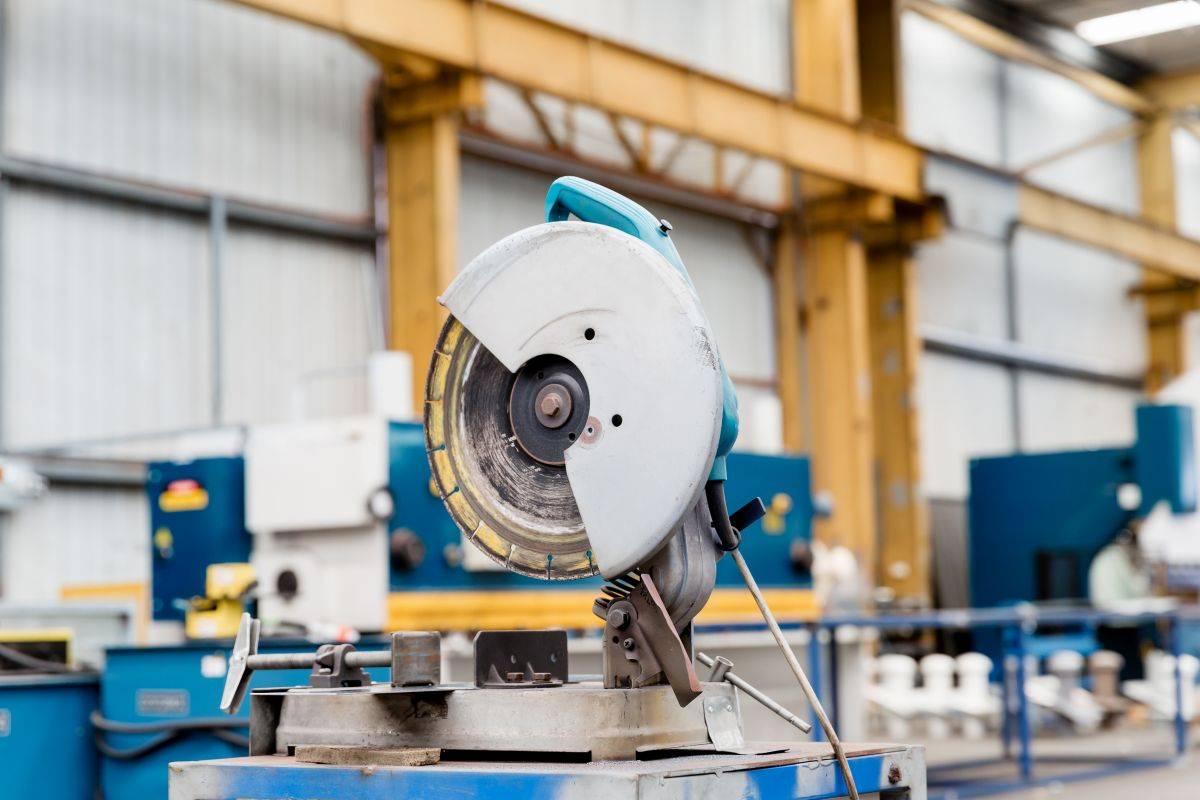 Nederlandse industrie krimpt 0,7 procent in februari 2026