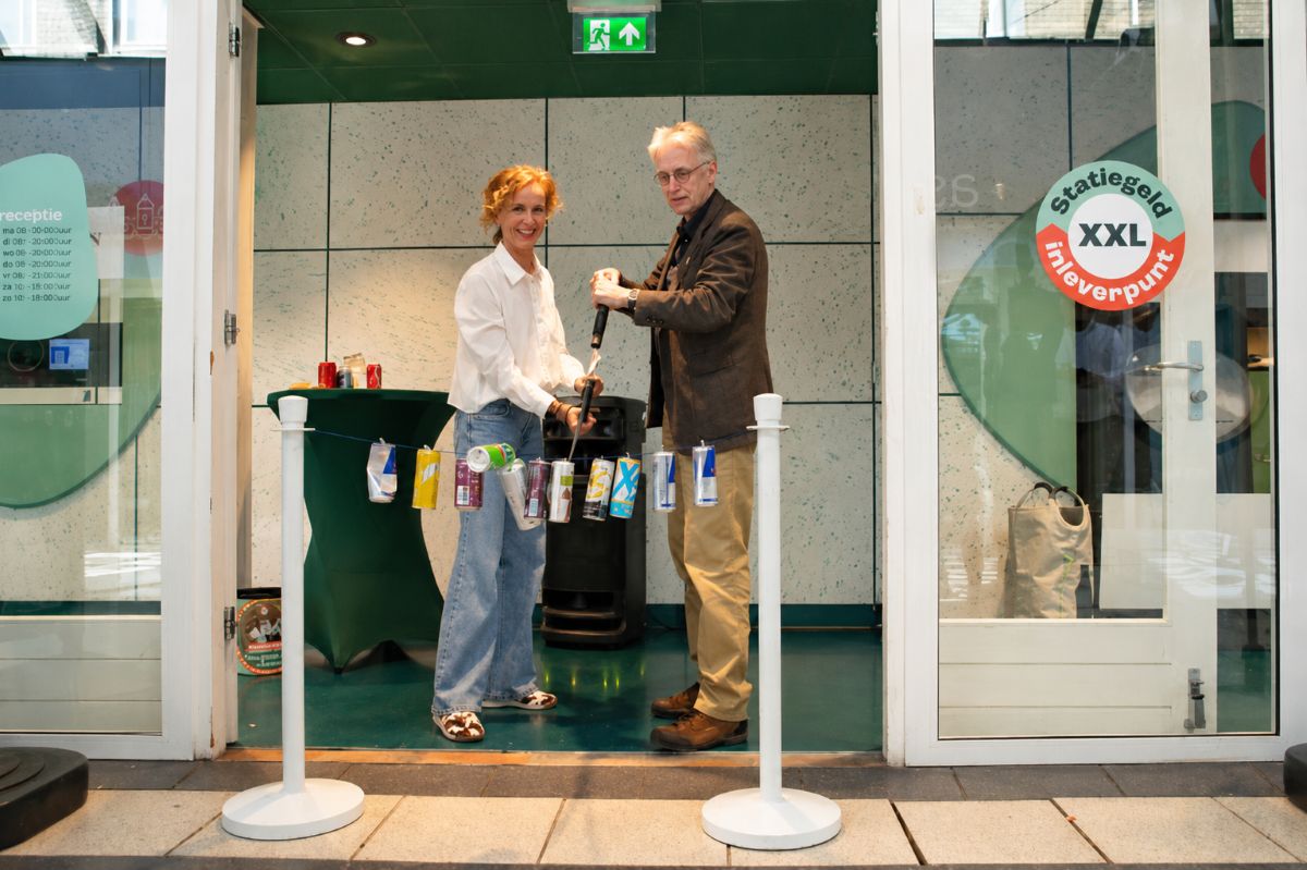 Groningen krijgt eerste statiegeld retourshop met bulkmachine