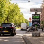 Vervoerregio Amsterdam zet tien snelheidsdisplays in tegen hardrijders