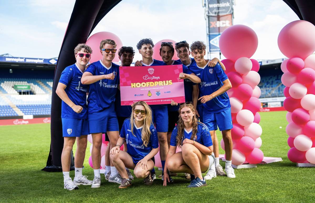 Zeeuws voetbalteam FC Axel wint sponsordeal van 4.500 euro