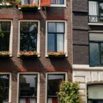 Kozijnkeuze kan huiseigenaren €61.000 schelen over 75 jaar
