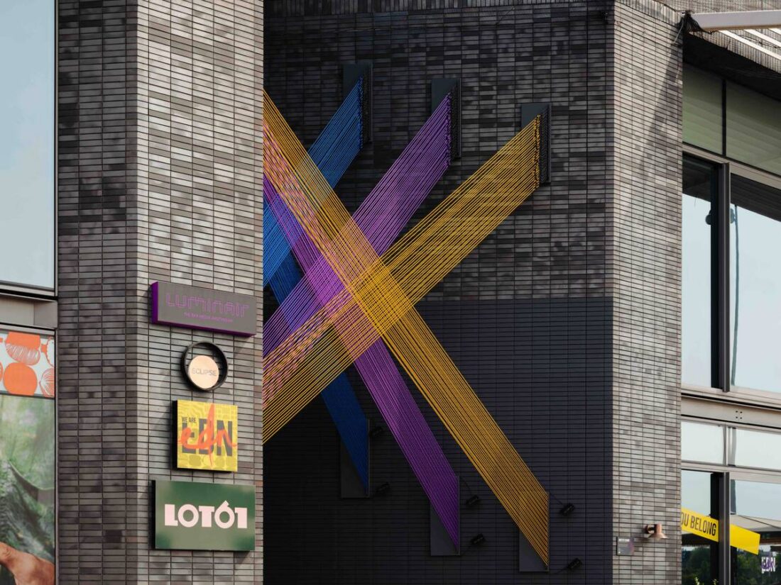 DoubleTree by Hilton Amsterdam voltooit herontwerp met kunstwerk