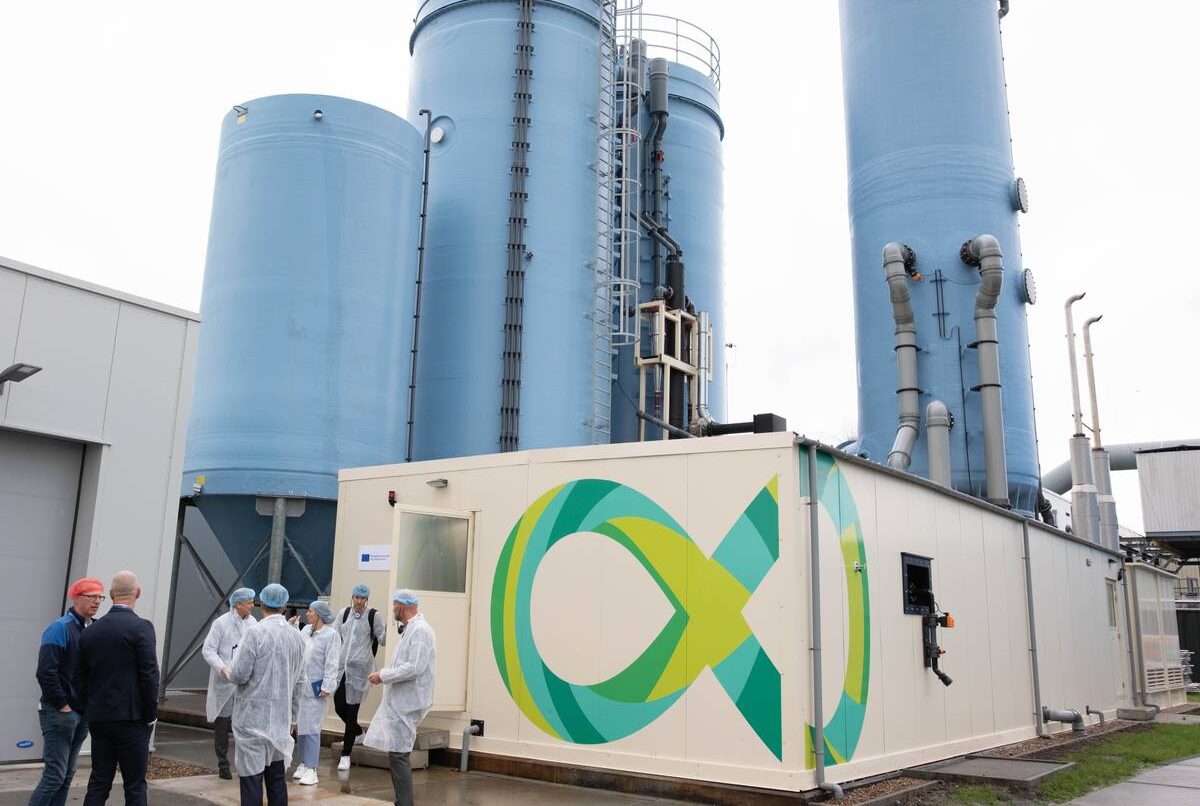 Drukkerij in Harlingen zet afvallucht om in biogas, wereldprimeur