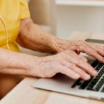KPN en SeniorWeb helpen ouderen met online veiligheid