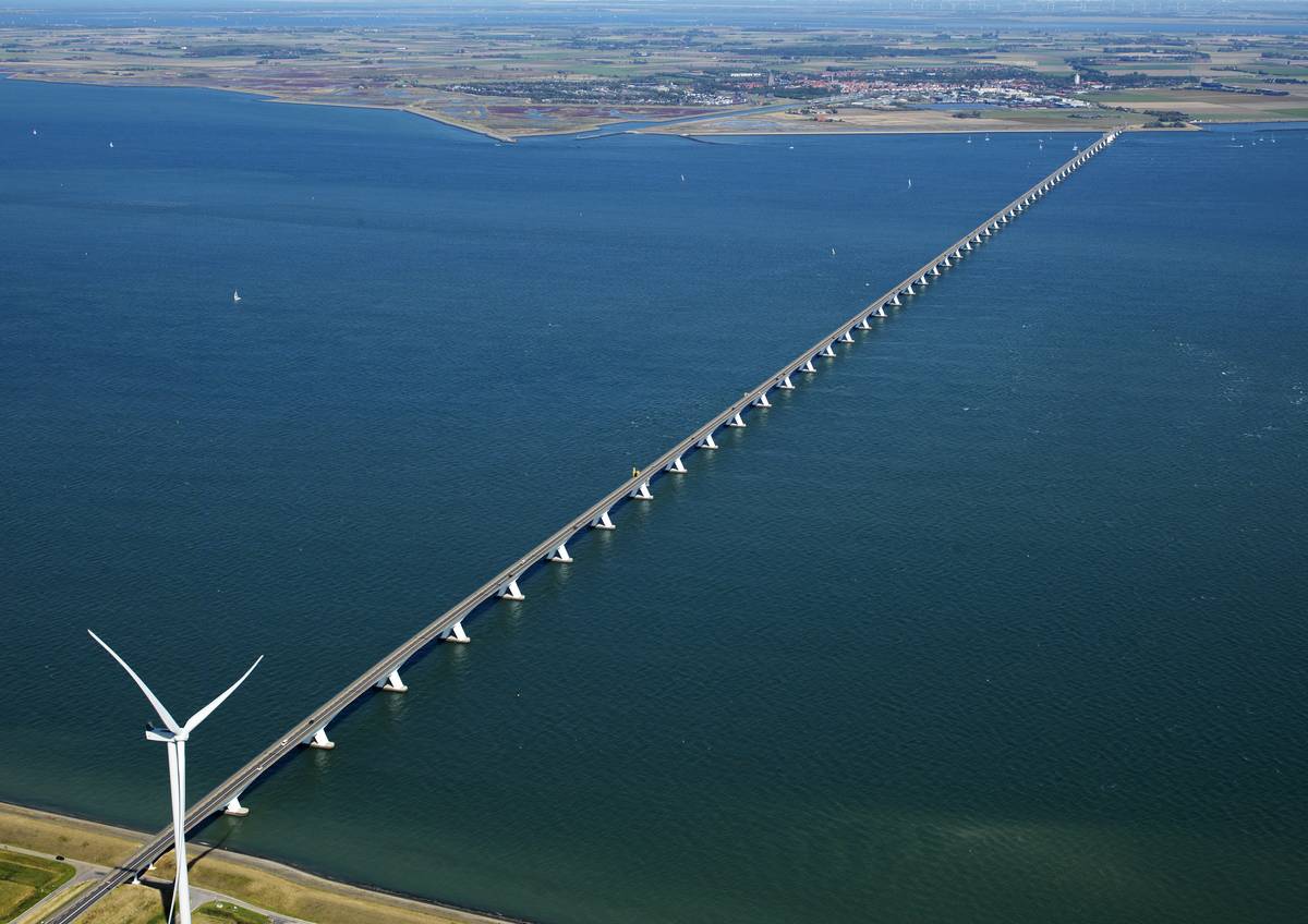 Zeelandbrug eerder open: verkeer rijdt vrijdag weer over de brug