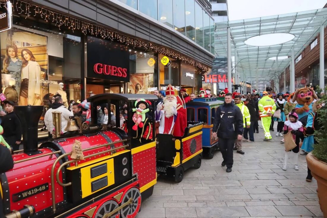 Sintparade trekt op 14 november door het centrum van Almere