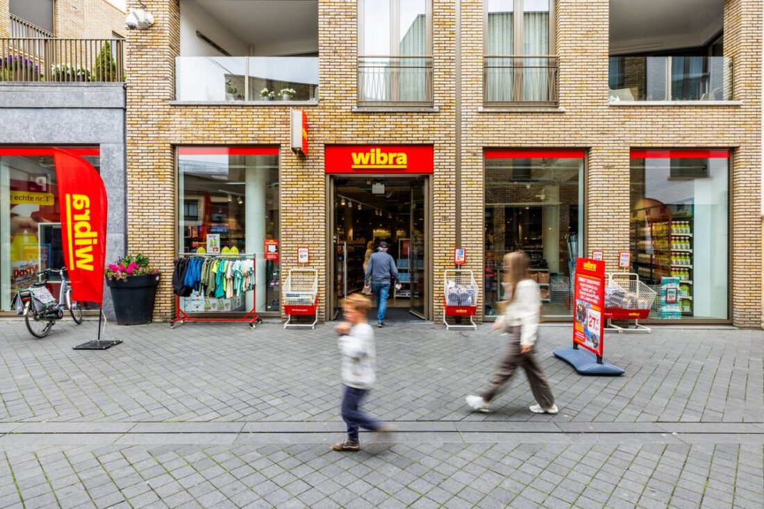 Wibra geeft FIAT Topolino weg bij start jubileumactie in Hoofddorp