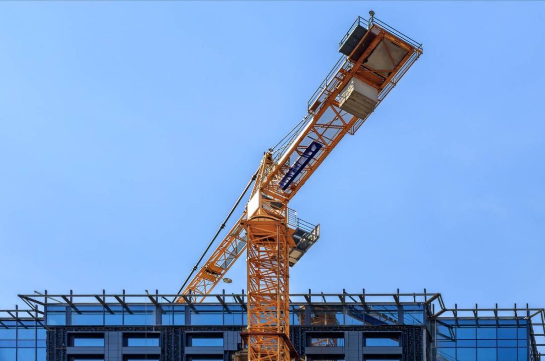 Bedrijven investeren in augustus meer in machines en gebouwen