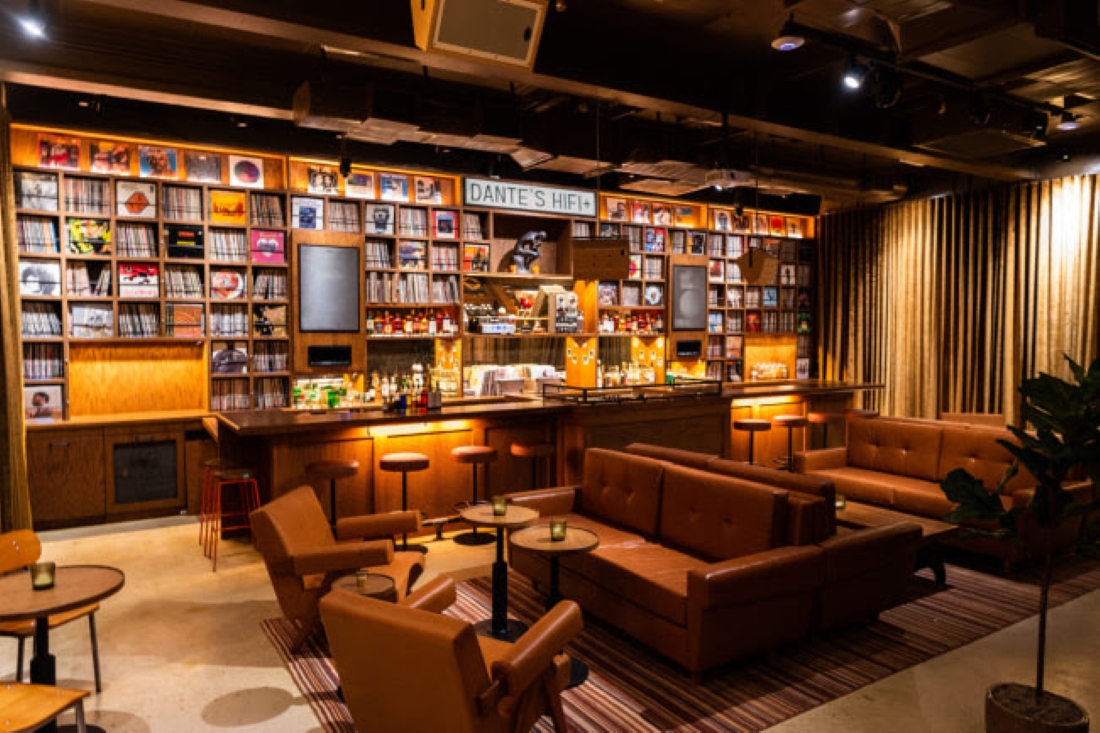 Vinyl en jazz-kissa tijdens ADE 2026: Dante's HiFi+ neemt W Lounge over